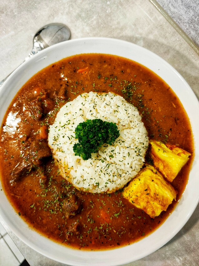 中原夜市,中原大學,中原美食,中原蔥燒包,中壢美食,千玖煨,咖哩飯,日式小店,蕃茄牛肉 @民宿女王芽月-美食.旅遊.全台趴趴走