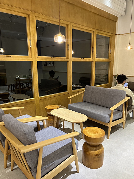 【桃園美食】藝文特區迴轉燒肉吃到飽|一個人也能享受烤肉的樂趣