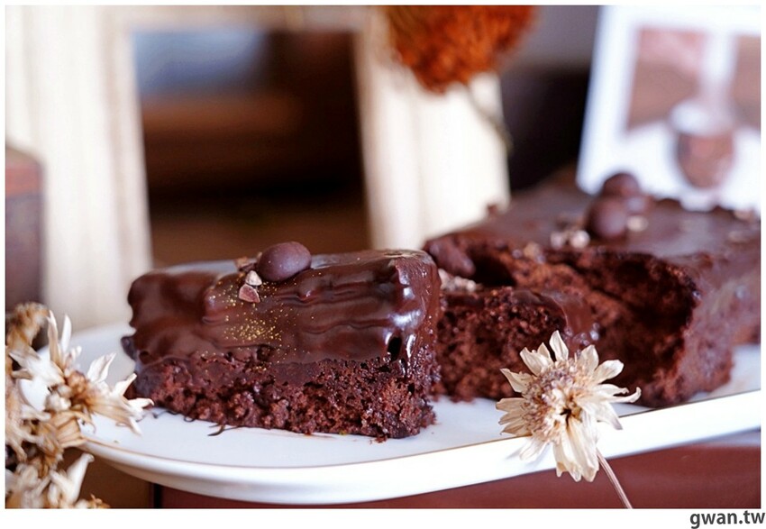 台中彌月蛋糕推薦，門市可預約試吃，也可享用下午茶！