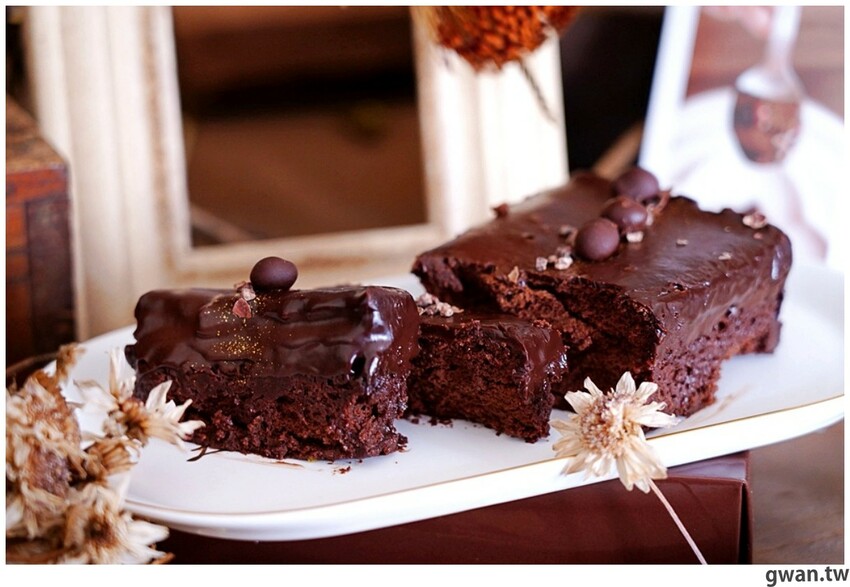 台中彌月蛋糕推薦，門市可預約試吃，也可享用下午茶！