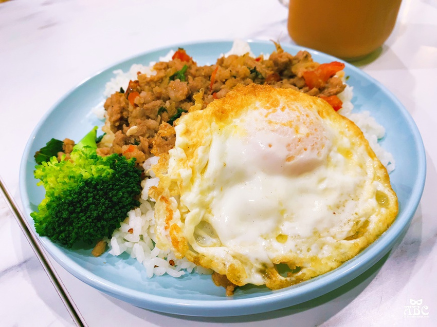 新竹美食|芭芭食堂Baba Kitchen,近巨城平價美味雲南泰式料理