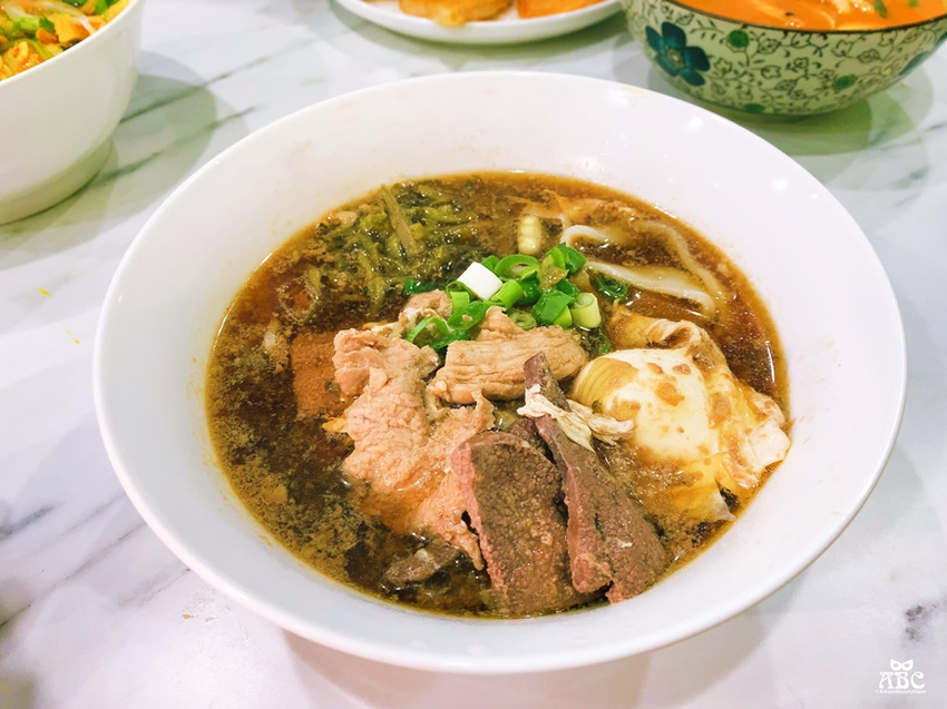 新竹美食|芭芭食堂Baba Kitchen,近巨城平價美味雲南泰式料理