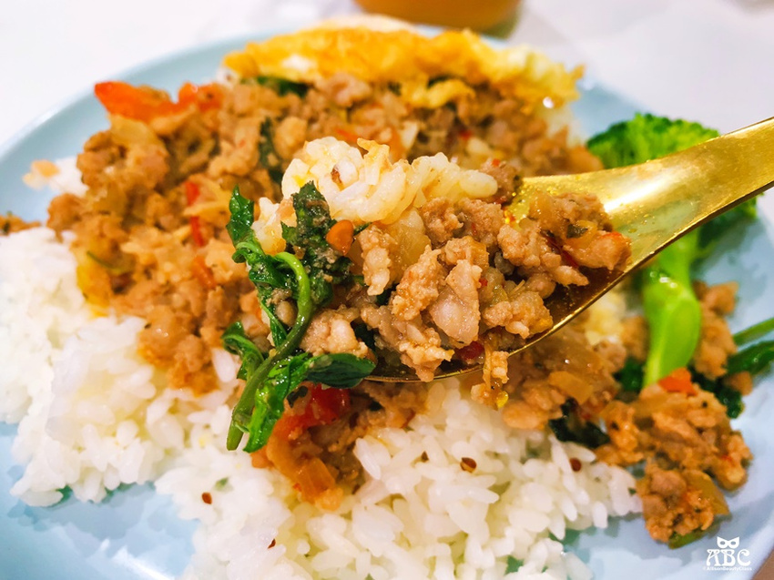 新竹美食|芭芭食堂Baba Kitchen,近巨城平價美味雲南泰式料理