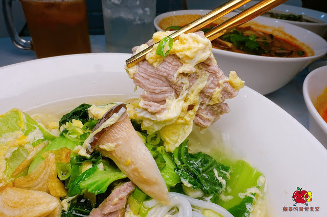 [雲泰料理] 新竹 芭芭食堂 巨城旁難得的平價餐廳 推薦酸辣泰式打拋豬飯 充滿南洋風味的椰香雞湯麵