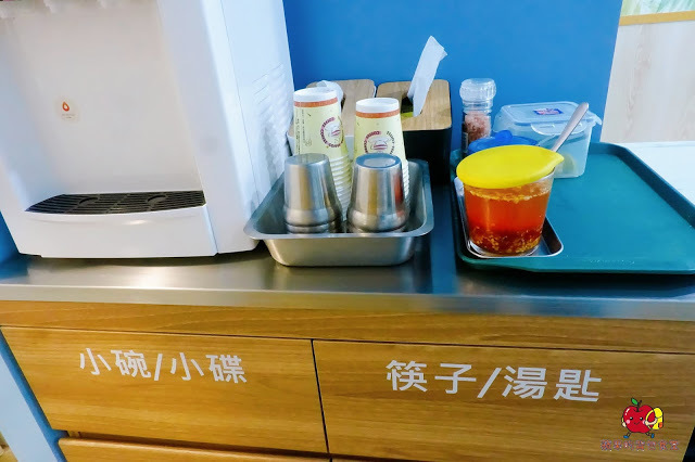 [雲泰料理] 新竹 芭芭食堂 巨城旁難得的平價餐廳 推薦酸辣泰式打拋豬飯 充滿南洋風味的椰香雞湯麵