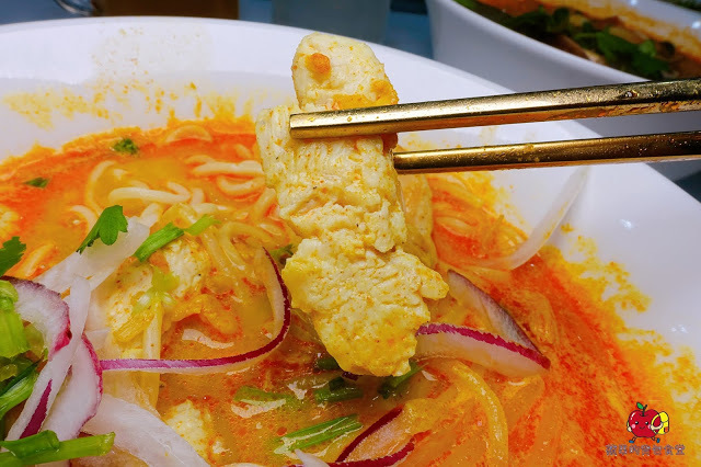 [雲泰料理] 新竹 芭芭食堂 巨城旁難得的平價餐廳 推薦酸辣泰式打拋豬飯 充滿南洋風味的椰香雞湯麵
