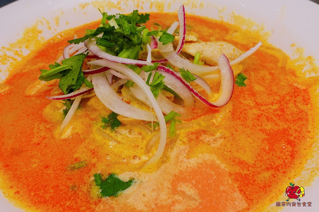 [雲泰料理] 新竹 芭芭食堂 巨城旁難得的平價餐廳 推薦酸辣泰式打拋豬飯 充滿南洋風味的椰香雞湯麵