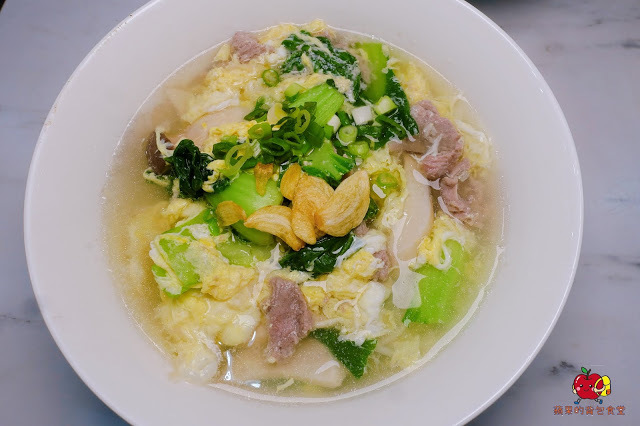 [雲泰料理] 新竹 芭芭食堂 巨城旁難得的平價餐廳 推薦酸辣泰式打拋豬飯 充滿南洋風味的椰香雞湯麵