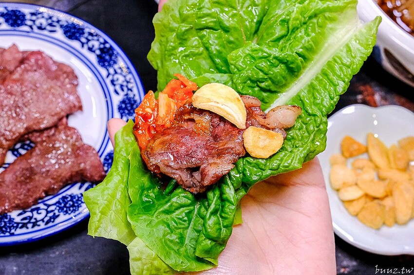 宮廷風燒肉結合芙蓉蒸魚、富貴雙方，墨妃家燒肉用餐享優惠，穿宮廷服打卡氣氛超棒！