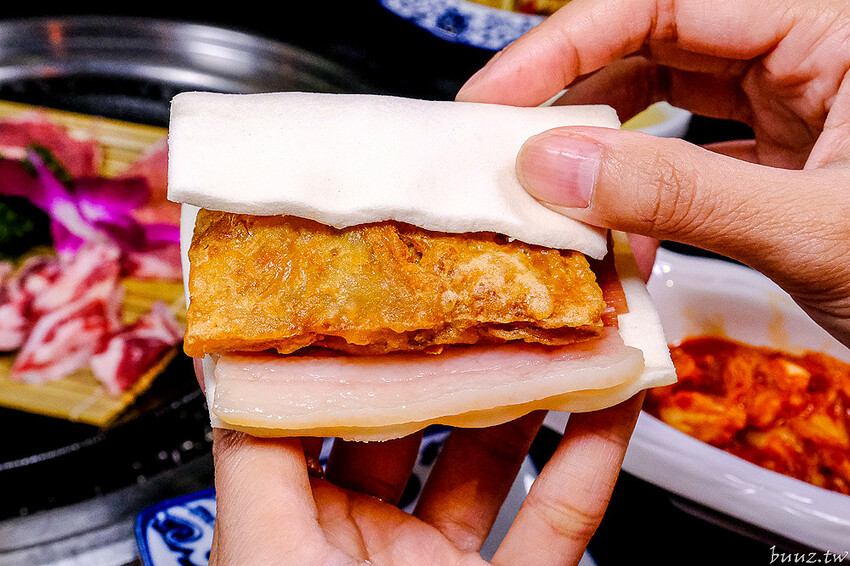 宮廷風燒肉結合芙蓉蒸魚、富貴雙方，墨妃家燒肉用餐享優惠，穿宮廷服打卡氣氛超棒！