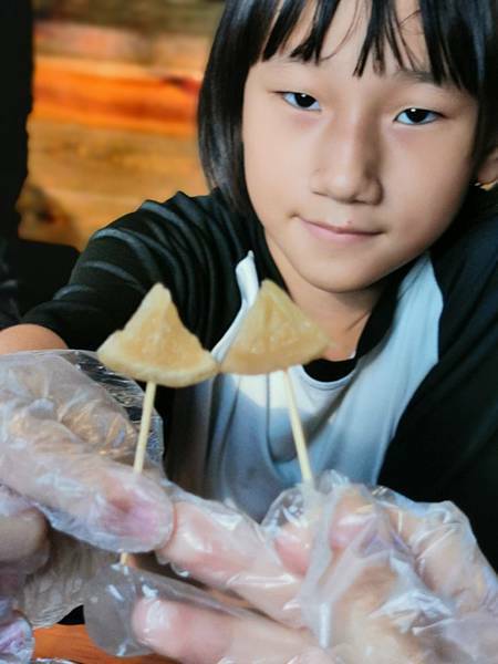 (南投/國姓) 「覓境露營 x 行者咖啡 」覓境森林露營場地及咖啡廳，超豐富的下午茶，滿足大家的味蕾，也可以預約體驗檸檬醋DIY - COCO享天下(隆爸妤媽愛白白)