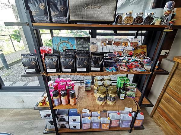 (南投/國姓) 「覓境露營 x 行者咖啡 」覓境森林露營場地及咖啡廳，超豐富的下午茶，滿足大家的味蕾，也可以預約體驗檸檬醋DIY - COCO享天下(隆爸妤媽愛白白)