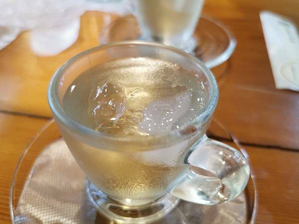 (南投/國姓) 「覓境露營 x 行者咖啡 」覓境森林露營場地及咖啡廳，超豐富的下午茶，滿足大家的味蕾，也可以預約體驗檸檬醋DIY - COCO享天下(隆爸妤媽愛白白)