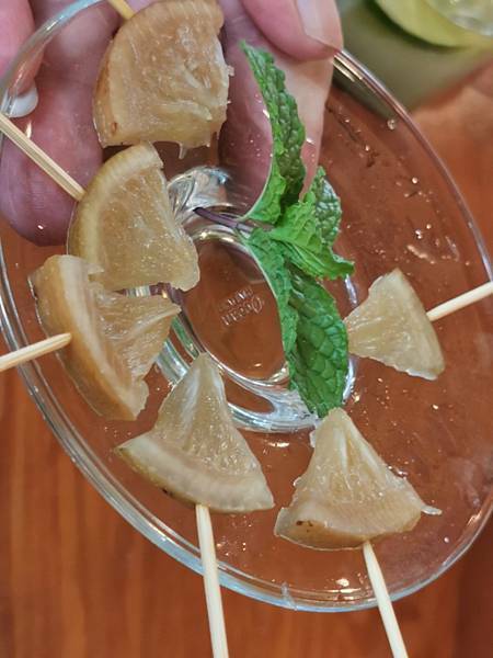 (南投/國姓) 「覓境露營 x 行者咖啡 」覓境森林露營場地及咖啡廳，超豐富的下午茶，滿足大家的味蕾，也可以預約體驗檸檬醋DIY - COCO享天下(隆爸妤媽愛白白)