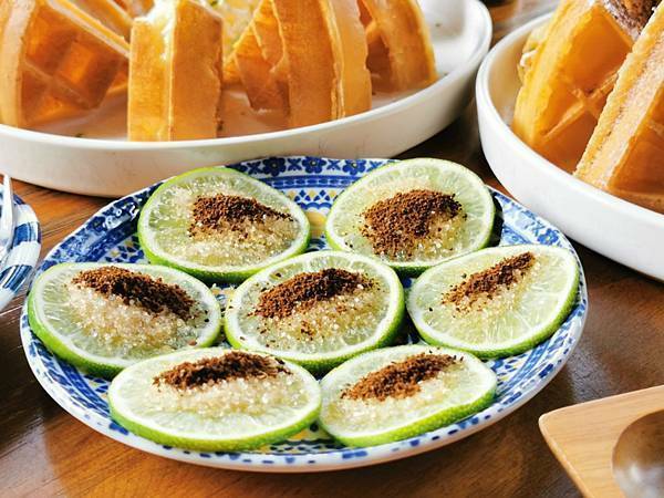 (南投/國姓) 「覓境露營 x 行者咖啡 」覓境森林露營場地及咖啡廳，超豐富的下午茶，滿足大家的味蕾，也可以預約體驗檸檬醋DIY - COCO享天下(隆爸妤媽愛白白)