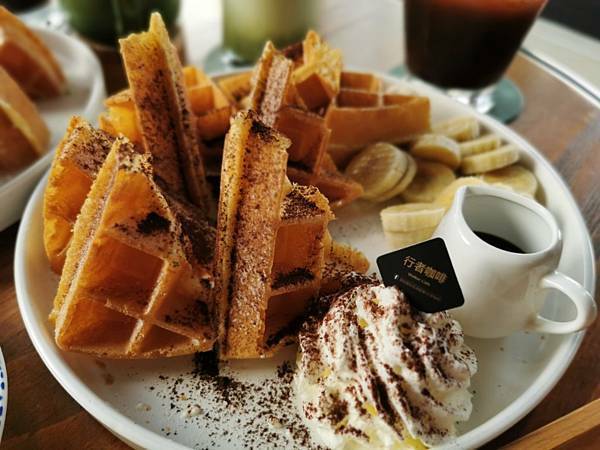 (南投/國姓) 「覓境露營 x 行者咖啡 」覓境森林露營場地及咖啡廳，超豐富的下午茶，滿足大家的味蕾，也可以預約體驗檸檬醋DIY - COCO享天下(隆爸妤媽愛白白)