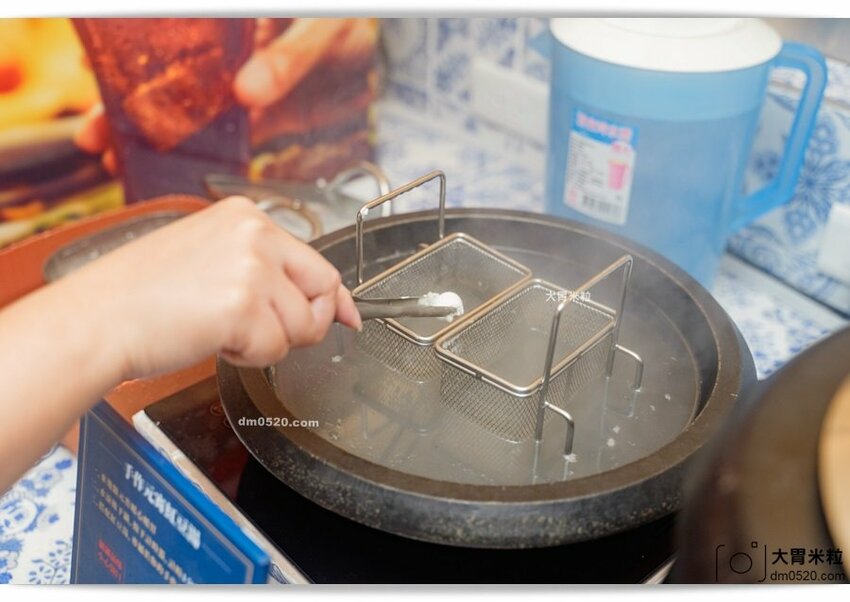 肉多多新品牌,火鍋吃到飽498元起,饌和牛台北旗艦店,土石流和牛泡芙/和牛手卷現作無限吃,加購499元再享日本A5和牛桌邊炙燒!饌和牛吃到飽菜單價位,台北和牛吃到飽推薦,台北城中區美食, - 大胃米粒