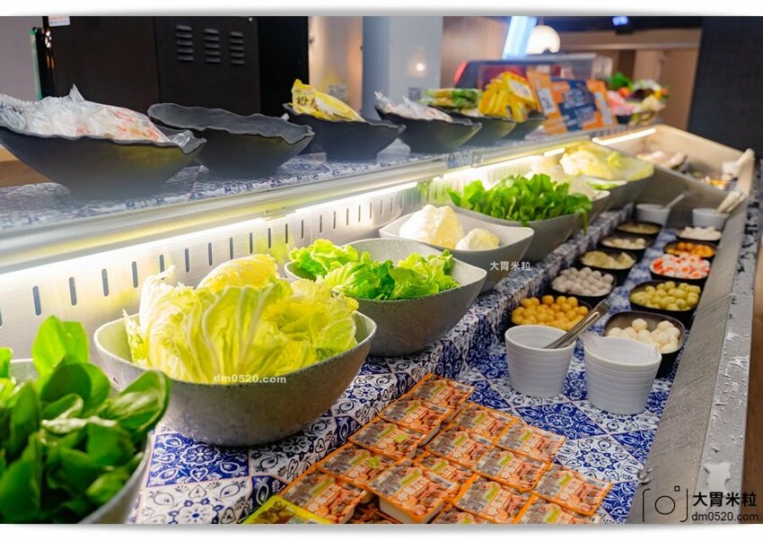 肉多多新品牌,火鍋吃到飽498元起,饌和牛台北旗艦店,土石流和牛泡芙/和牛手卷現作無限吃,加購499元再享日本A5和牛桌邊炙燒!饌和牛吃到飽菜單價位,台北和牛吃到飽推薦,台北城中區美食, - 大胃米粒