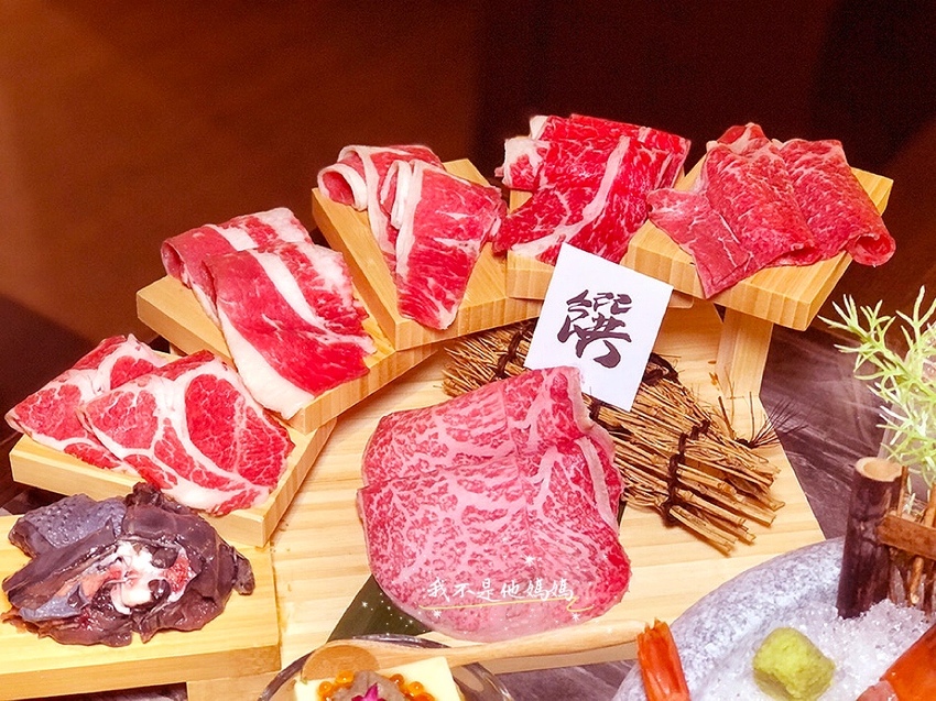 西門謝師宴和牛吃到飽,土石流和牛泡芙,北車頂級和牛吃到飽,西門頂級和牛吃到飽,台北書店街美食,北車和牛個人火鍋,北車和牛小火鍋