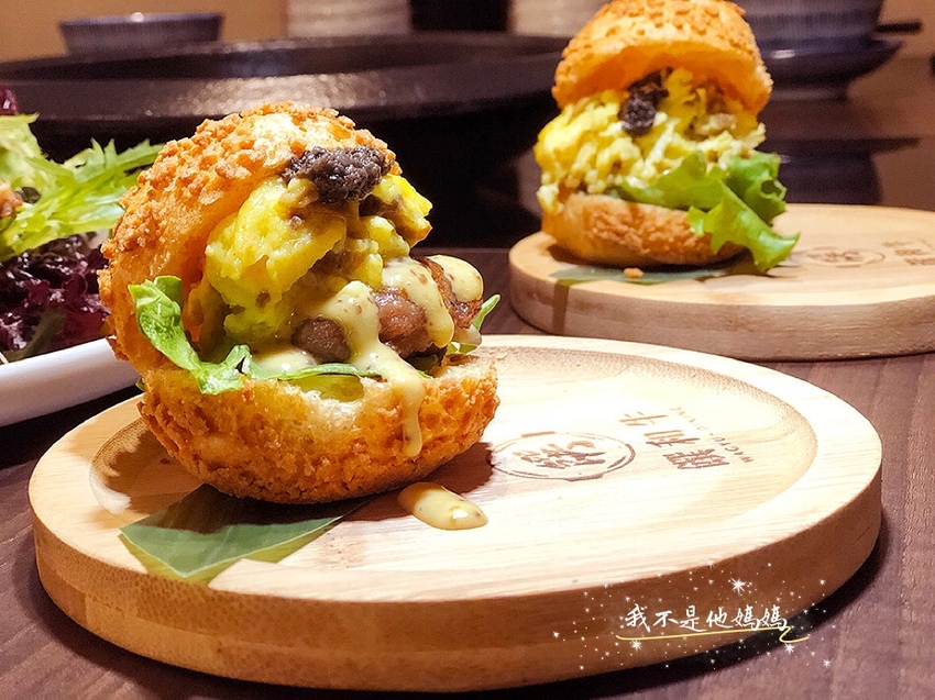 西門謝師宴和牛吃到飽,土石流和牛泡芙,北車頂級和牛吃到飽,西門頂級和牛吃到飽,台北書店街美食,北車和牛個人火鍋,北車和牛小火鍋