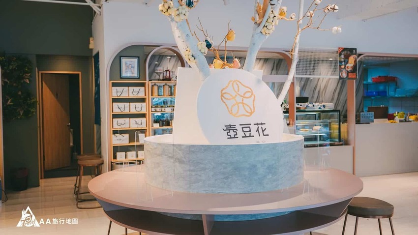 壺豆花 一進來就有張大桌子可以大家圍一圈吃