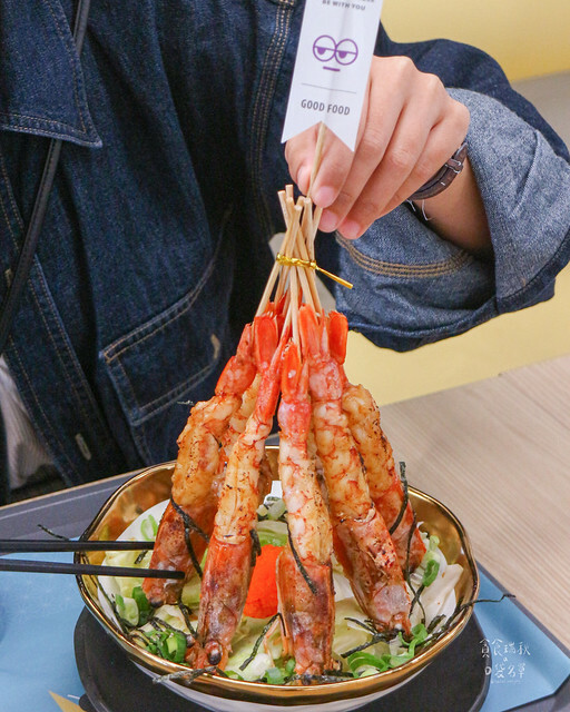 【台中美食】愛干貝如癡的你絕不能錯過,101顆流星干貝滿出來+拌麵好滿足|七七製麵研究總署