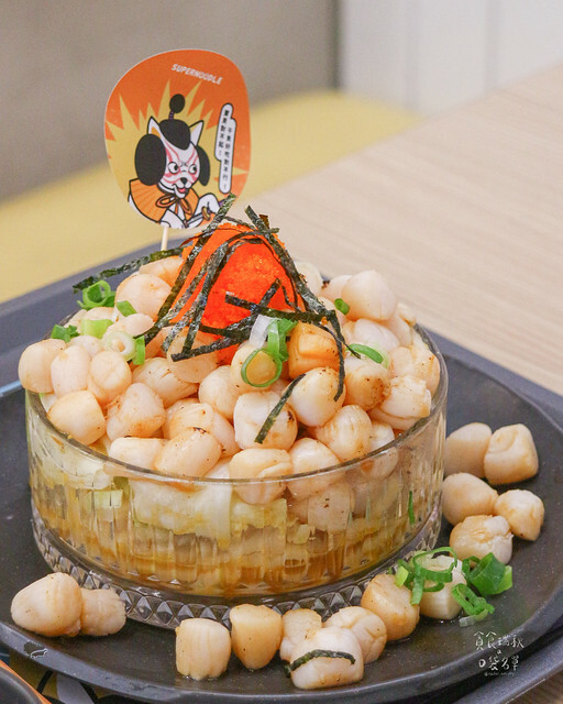 【台中美食】愛干貝如癡的你絕不能錯過,101顆流星干貝滿出來+拌麵好滿足|七七製麵研究總署