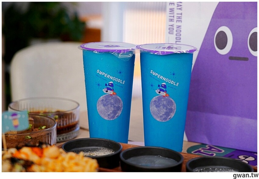 滿到炸的101顆流星干貝麵、七蝦蝦開派對，台中全新星際主題麵店你吃過了嗎？