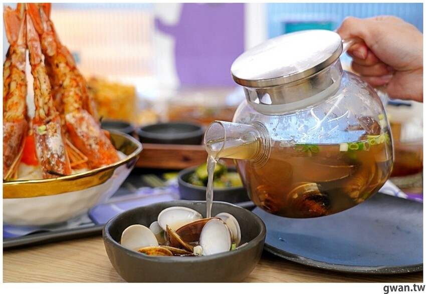 滿到炸的101顆流星干貝麵、七蝦蝦開派對，台中全新星際主題麵店你吃過了嗎？