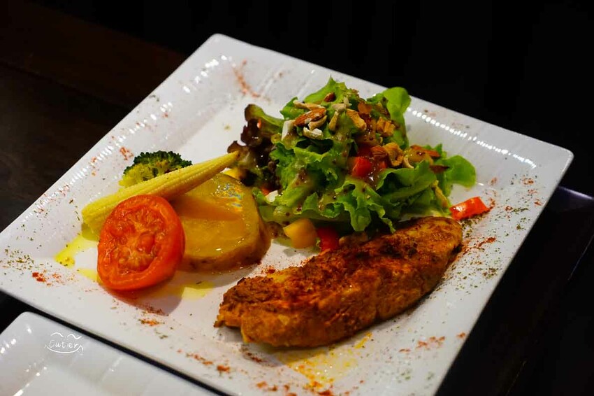 「藝享屋 」新竹巷弄的『異』國料理 窯烤披薩與健康料理 品茗順帶反璞歸真 新竹美食/窯烤披薩/健康餐/早午餐/下午茶 - Cutier吃飯中