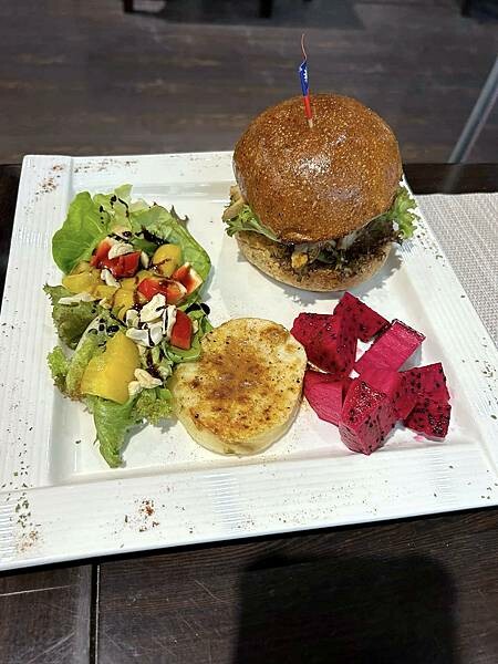 新竹美食【食記】國寶級復古慢活的生活型態～藝享屋提供輕食的健