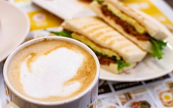 【台北早午餐推薦】Q Burger早午餐店-真材實料!100%台灣豬肉製作而成的美味肉鬆早午餐店