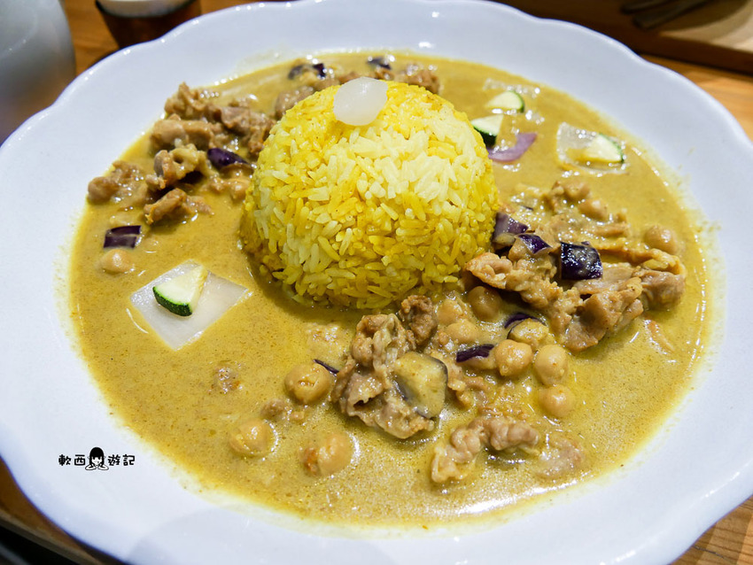 高雄美食推薦》烏拉森林歐風餐館●波蘭&日裔加拿大老闆用美食帶你環遊世界! 隱身高雄巷弄滿滿異國風情秘密森林餐廳 - 軟西，遊記