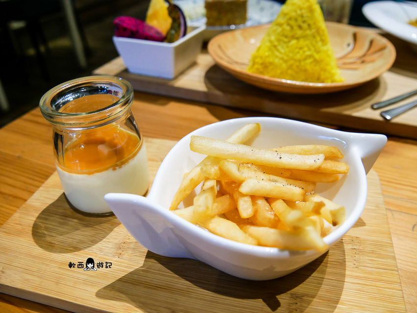 高雄美食推薦》烏拉森林歐風餐館●波蘭&日裔加拿大老闆用美食帶你環遊世界! 隱身高雄巷弄滿滿異國風情秘密森林餐廳 - 軟西，遊記