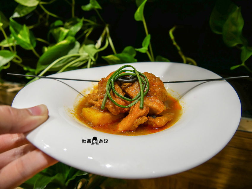 高雄美食推薦》烏拉森林歐風餐館●波蘭&日裔加拿大老闆用美食帶你環遊世界! 隱身高雄巷弄滿滿異國風情秘密森林餐廳 - 軟西，遊記