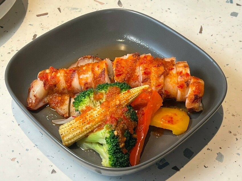 （中壢美食）義沐中壢中美店～蕃茄海鮮義大利麵、黑松露蕃茄野菇