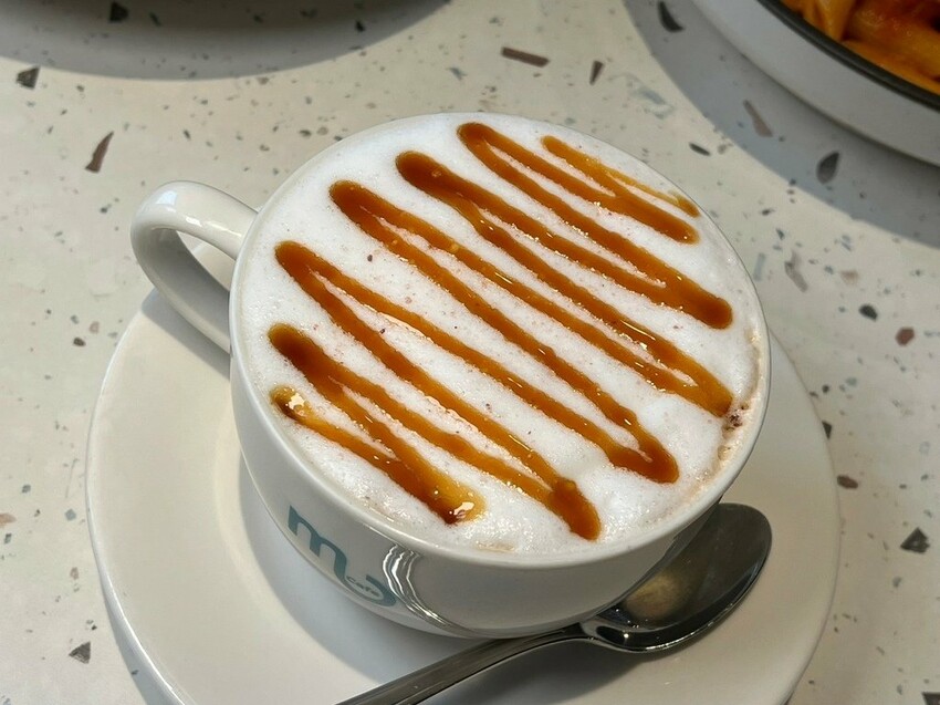 （中壢美食）義沐中壢中美店～蕃茄海鮮義大利麵、黑松露蕃茄野菇