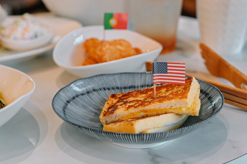 評價4星，超平價中西式早午餐，推美式狂想系列套餐組合價都是89元還附飲品與薯餅或薯泥！