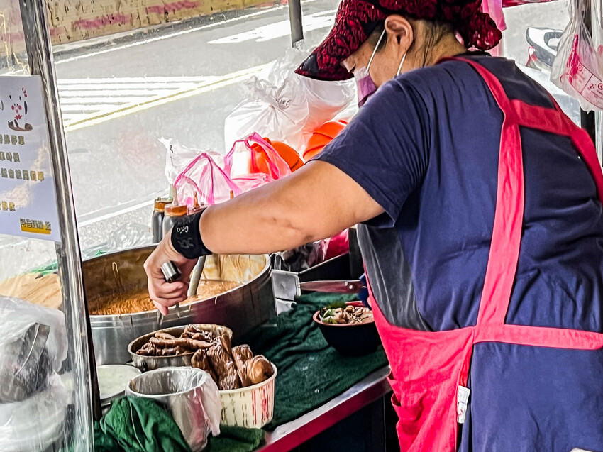 阿倍麵線｜里長伯斜槓好吃麵線！大腸爆量重口味麵線