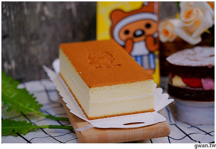 台南超人氣千層進軍逢甲啦!草莓季推出新口味,每月還有限定超值組~