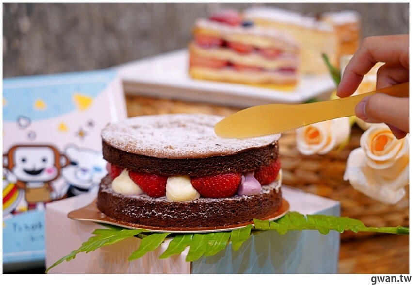 台南超人氣千層進軍逢甲啦!草莓季推出新口味,每月還有限定超值組~