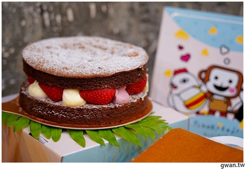 台南超人氣千層進軍逢甲啦!草莓季推出新口味,每月還有限定超值組~