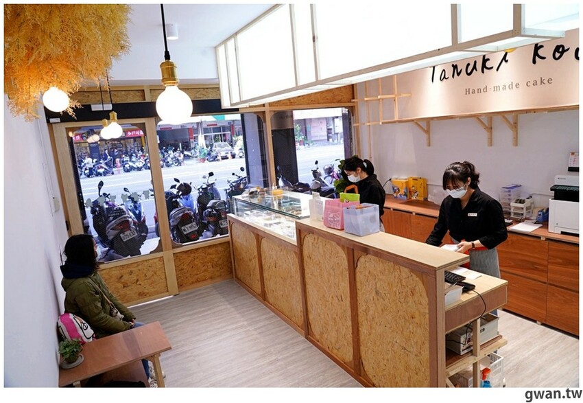 台南超人氣千層進軍逢甲啦!草莓季推出新口味,每月還有限定超值組~