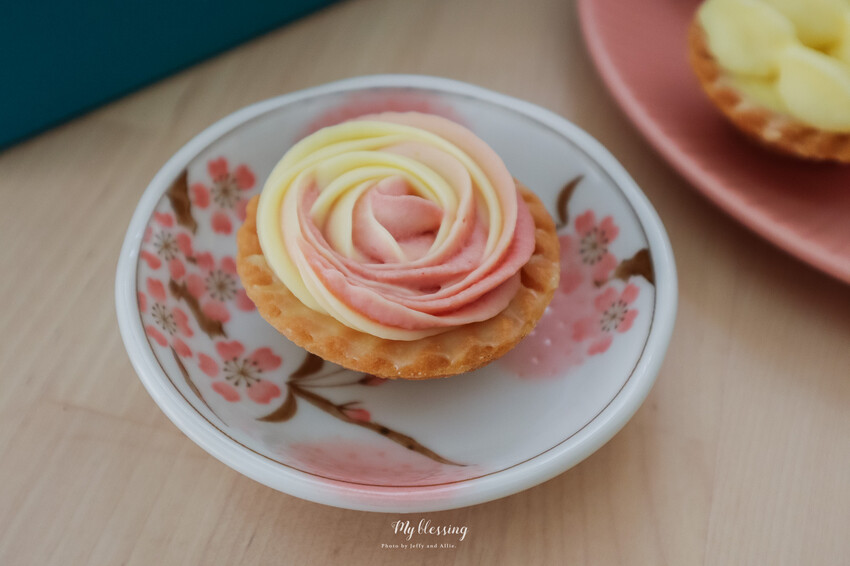 【台中名產伴手禮】我願堂 My Blessing 彌月、伴手禮、喜餅,超夢幻法式造型塔! - 又要飛去哪!?