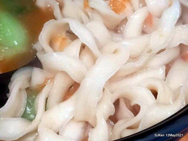 「初面-北投石牌店」(Fried Chicken with Shrimp & tomato soup noodle)， Taipei, Taiwan, SJKen, May 12, 2021