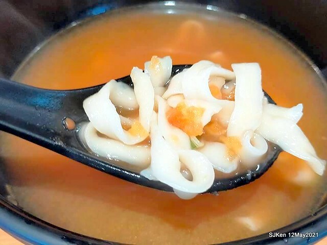 「初面-北投石牌店」(Fried Chicken with Shrimp & tomato soup noodle)， Taipei, Taiwan, SJKen, May 12, 2021