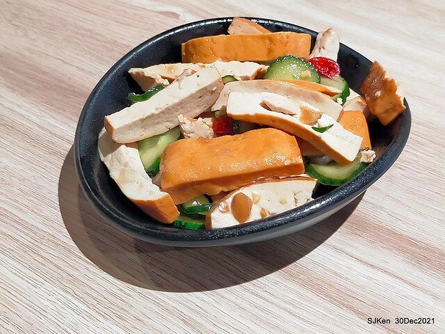 「初面-北投石牌店」(Beef noodle & radish with chicken soup )， Taipei, Taiwan, SJKen, Dec 30, 2021