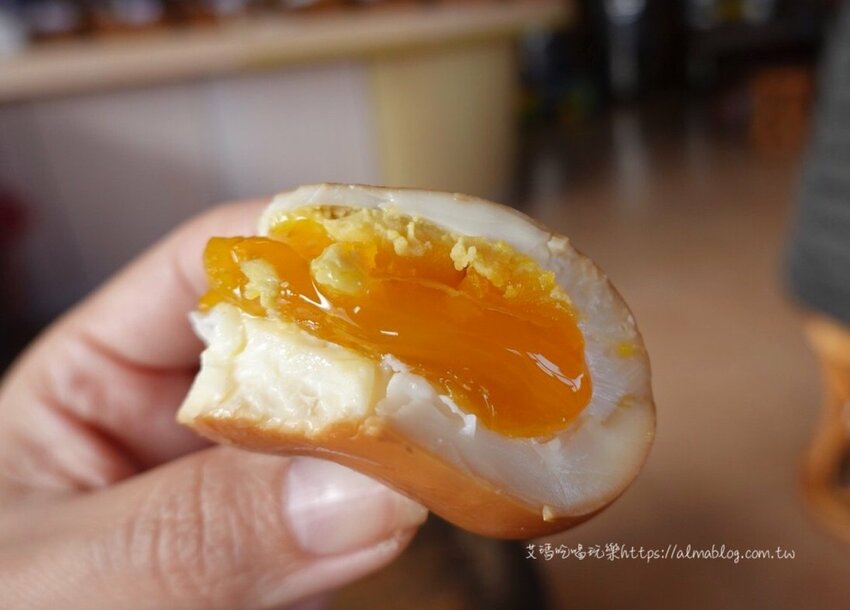 民宿賣滷味人氣還超高?遊客來山區買伴手禮.茶燻蛋一買就是10盒以上 - 艾瑪▪ 享受吃喝玩樂札記