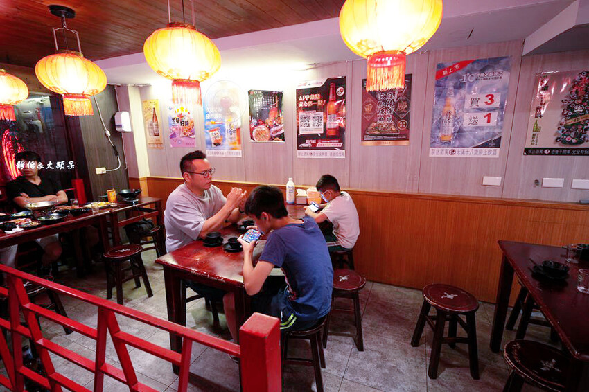 完鍋子熱炒 ❙ 東區熱炒推薦，有KTV包廂、可包場，市民大道