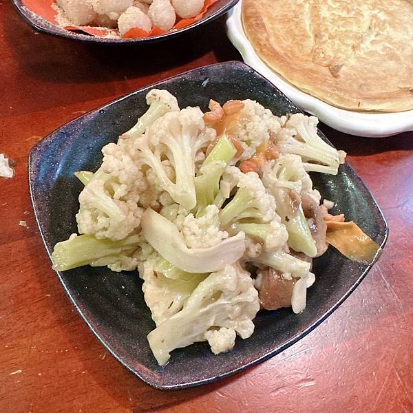 東區大巨蛋完鍋子熱炒 ! 150道菜任選把選擇障礙一秒解開，輕鬆滿足所有人的胃口~